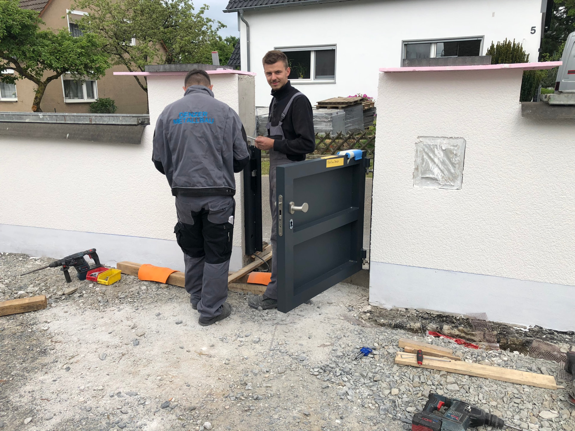 Reparaturen & Montage von Denzer Metallbau aus Overath