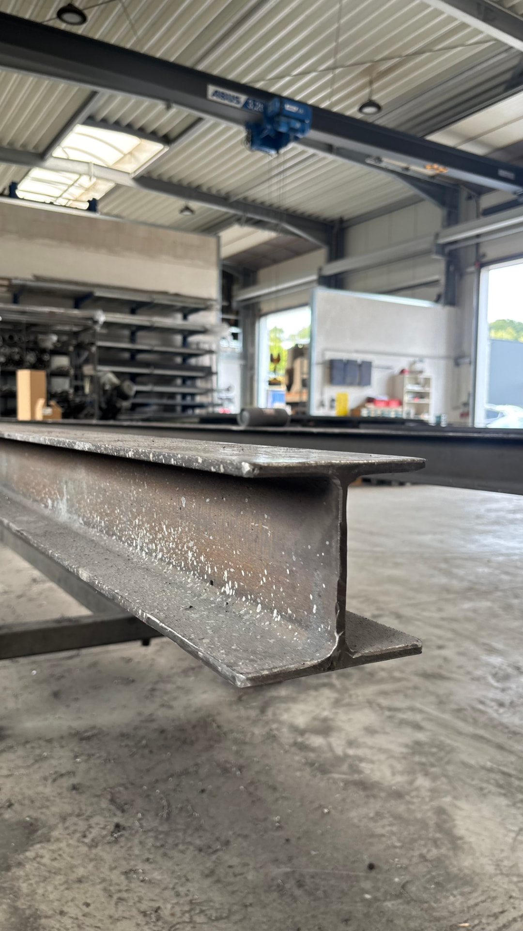 Stahlbauteile in der Werkstatt von Denzer Metallbau
